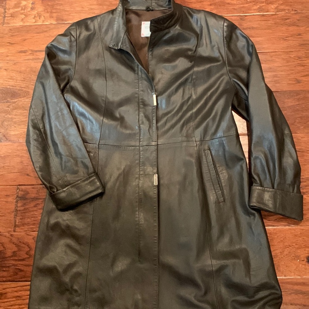 Vera Pelle jacket, size 46. Made in Italy.